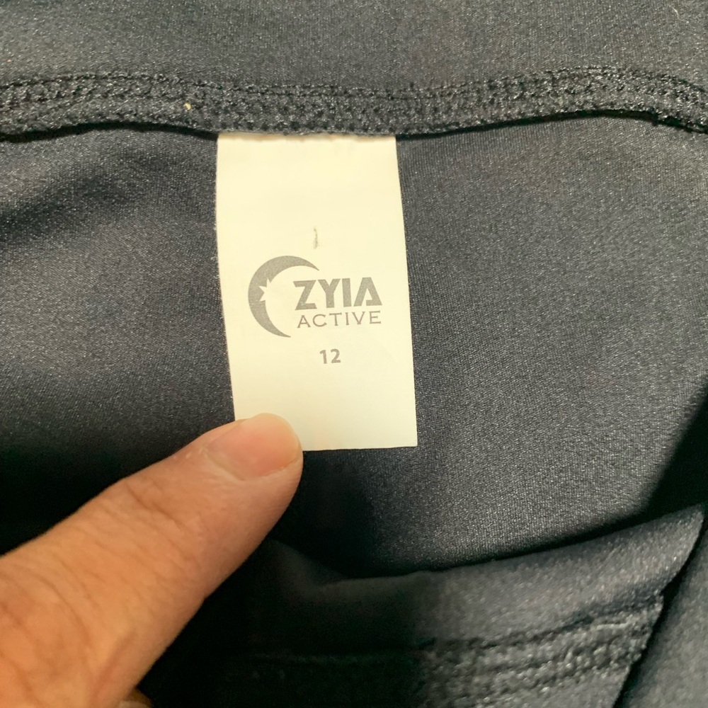 Zyia black leggings. Crop. Size 12. - Picture 3 of 12